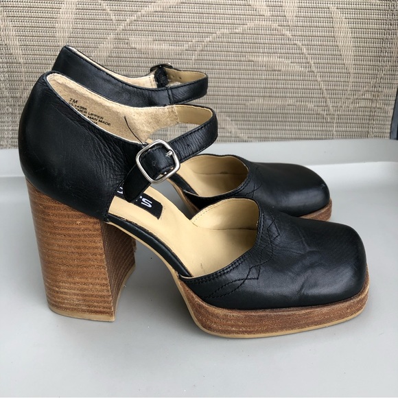 Candie’s Y2K Vintage 90’s Chunky Block Heel Mary Janes. Size 7. - Picture 1 of 6